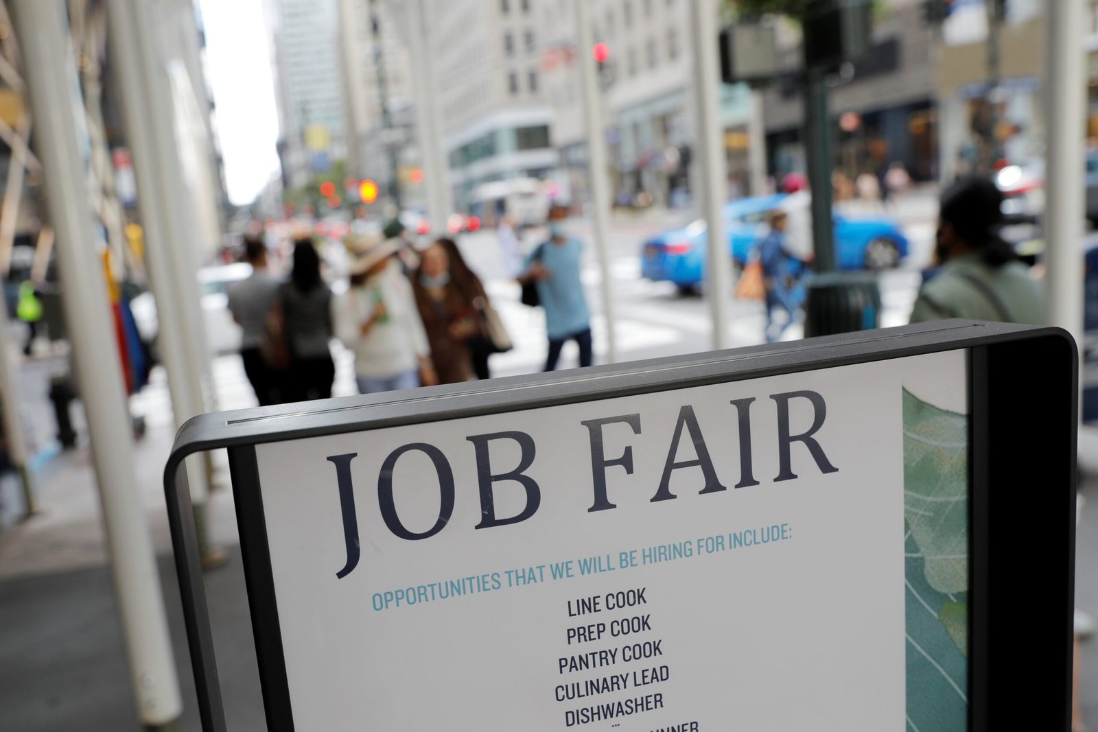 Surge in US Weekly Jobless Claims Raises Concerns